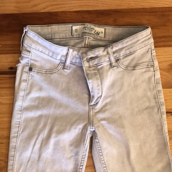 Ambercrombie & Fitch White Wash Jeans - Picture 2 of 4